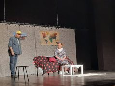 Комедија „Криза“ у Народном позоришту Источно Сарајево, 29.4. (Видео)