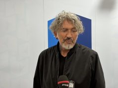 КЦ ИНС: Драган Маринковић извео монодраму “Лајф коуч” (Видео)