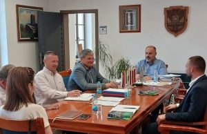 Вишеградском Удружењу породица „Четири и више“ уручена вриједна донација ауто-сједишта