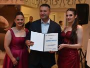 Матуранти СШЦ Пале уручили захвалницу Ацу Станишићу