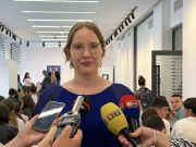 Општинска управа Источна Илиџа наградила најбоље ученике Средњошколског центра и основних школа (Видео)