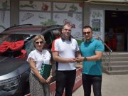 Милош Пелемиш преузео „Шкоду Камик“ освојену у наградној игри компаније „Оногошт“