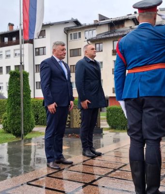 Премијер Минић на Палама одао почаст погинулим борцима (Видео)