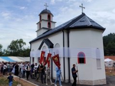 Освештан Храм Светих Козме и Дамјана у Барама, служио митрополит Хризостом