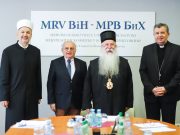 Прекинути са отимањем имовине цркава и вјерских заједница и вратити је власницима