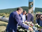 Додик и Вучић одали пошту убијенима на Петровачкој цести