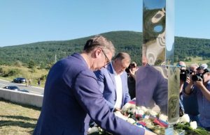 Додик и Вучић одали пошту убијенима на Петровачкој цести