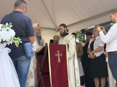 У Теслићу освјештани темељи парохијског дома посвећеног краљу Драгутину, 8.8. (Видео)