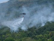 Хеликоптер Оружаних снага БиХ гаси пожар код Мостара
