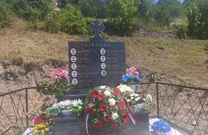 Код Трнова освештан споменик за девет погинулих бораца из породице Бјелица, 2.8. (Видео)