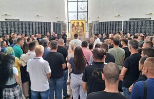 У Источној Илиџи одата почаст генералу Ратку Младићу (Видео)