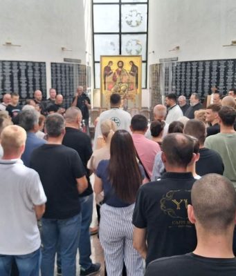 У Источној Илиџи одата почаст генералу Ратку Младићу (Видео)