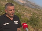 Борба са ватреном стихијом у Требињу: Ватрогасци и хеликоптер бране куће и магистрални пут