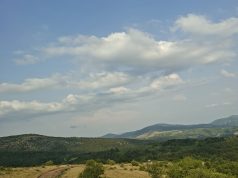 Данас могућа киша, али и даље веома топло