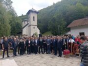 Положени вијенци на споменик Србима страдалим у егзодусу из Доњег Вакуфа
