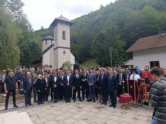 Положени вијенци на споменик Србима страдалим у егзодусу из Доњег Вакуфа