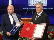 Каран уручио руском ММА борцу Јемељаненку Орден части са златним зрацима