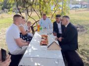 Минић обећао Трифковићима помоћ за отплату кредита за кућу