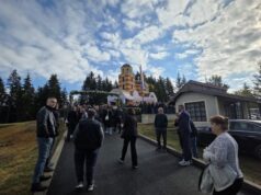 Света архијерејска литургија у Заваиту