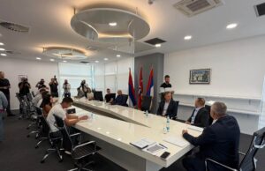 У Источном Сарајеву потписано 15 уговора о додјели донација са удружењима градских општина 15.9. (Видео)
