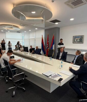 У Источном Сарајеву потписано 15 уговора о додјели донација са удружењима градских општина 15.9. (Видео)