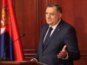 Додик: Припадност, памћење и српска тробојка много старији и јачи од граница на картама