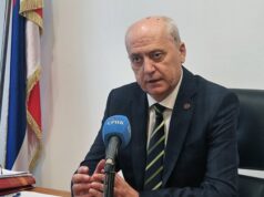 Кулић: Орден Универзитета министру финансија Зори Видовић