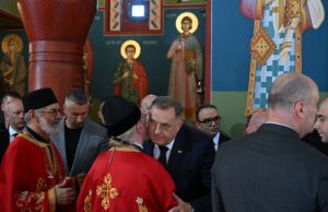 Минић, Стевандић, Цвијановићева и Додик одали почаст генералу Младићу (Фото)