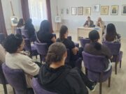 Наставак подршке породицама: помоћ ученицима чији су родитељи незапослени