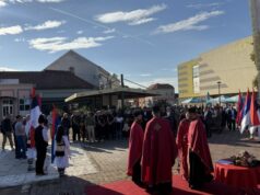 Служен парастос за погинуле борце и српске жртве страдале у Броду: Не заборавити дане окупације