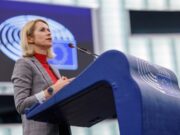 Калас: Није вријеме за попуштање притиска на Русију