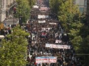 Експлозија током протеста у Атини: Подметнута замка за полицију, има повријеђених