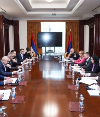 Наставити са активностима које доприносе већој безбједности саобраћаја