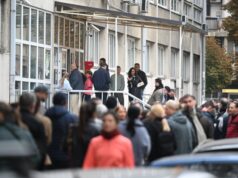 Дупло већа излазност у Србији него раније, до 11 часова гласало 27,3 одсто бирача